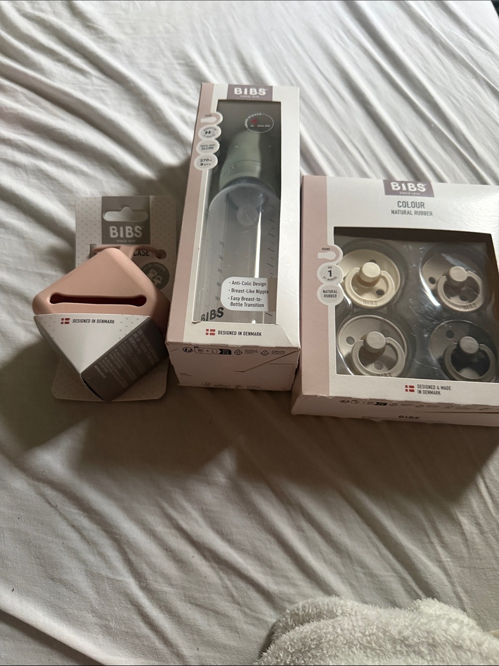 Natural Rubber Pacifier Set and Accessories in Blush Pink